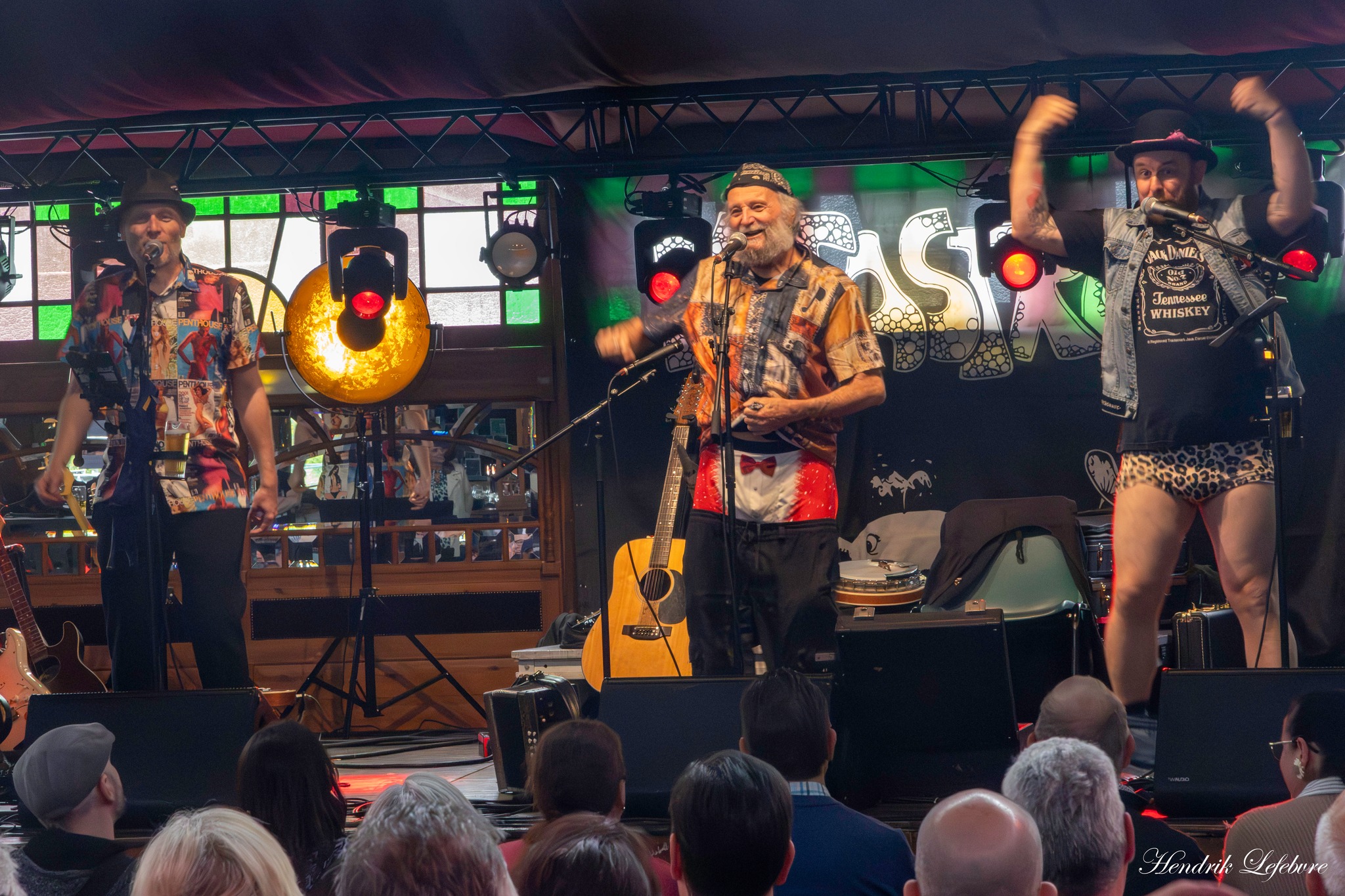Antwerpse Katastroof zet Ninoofse Spiegeltent op stelten
